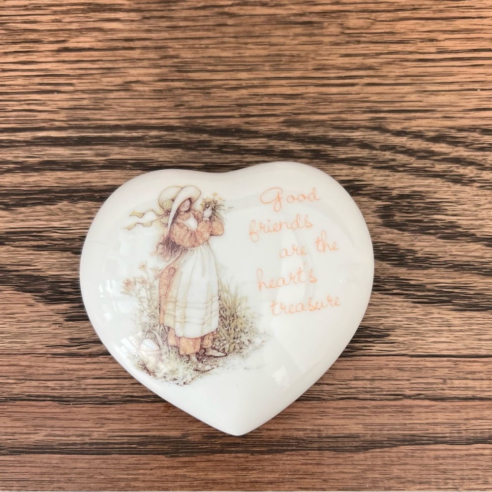 Vintage Holly Hobbie Heart-Shaped Ceramic Trinket Box Friendship Gift Jewelry